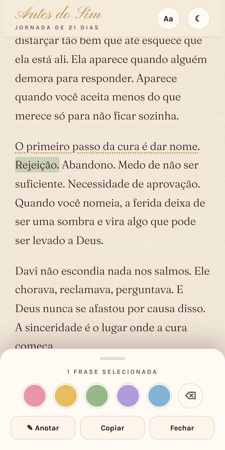Frase grifada em cores com opções de anotar e copiar